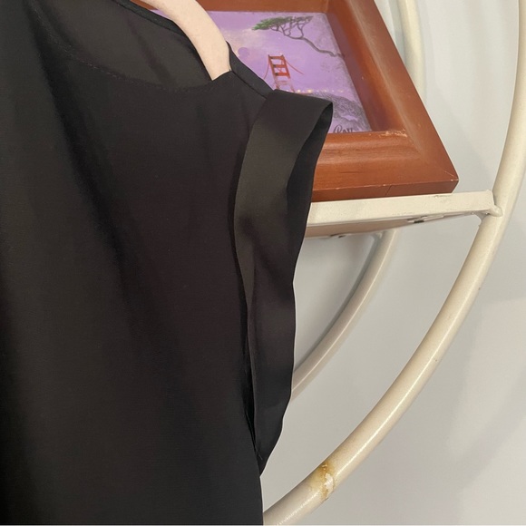 Express Women's Small S Black Cold Shoulder Blouse Short Sleeve Shirt - Picture 5 of 5